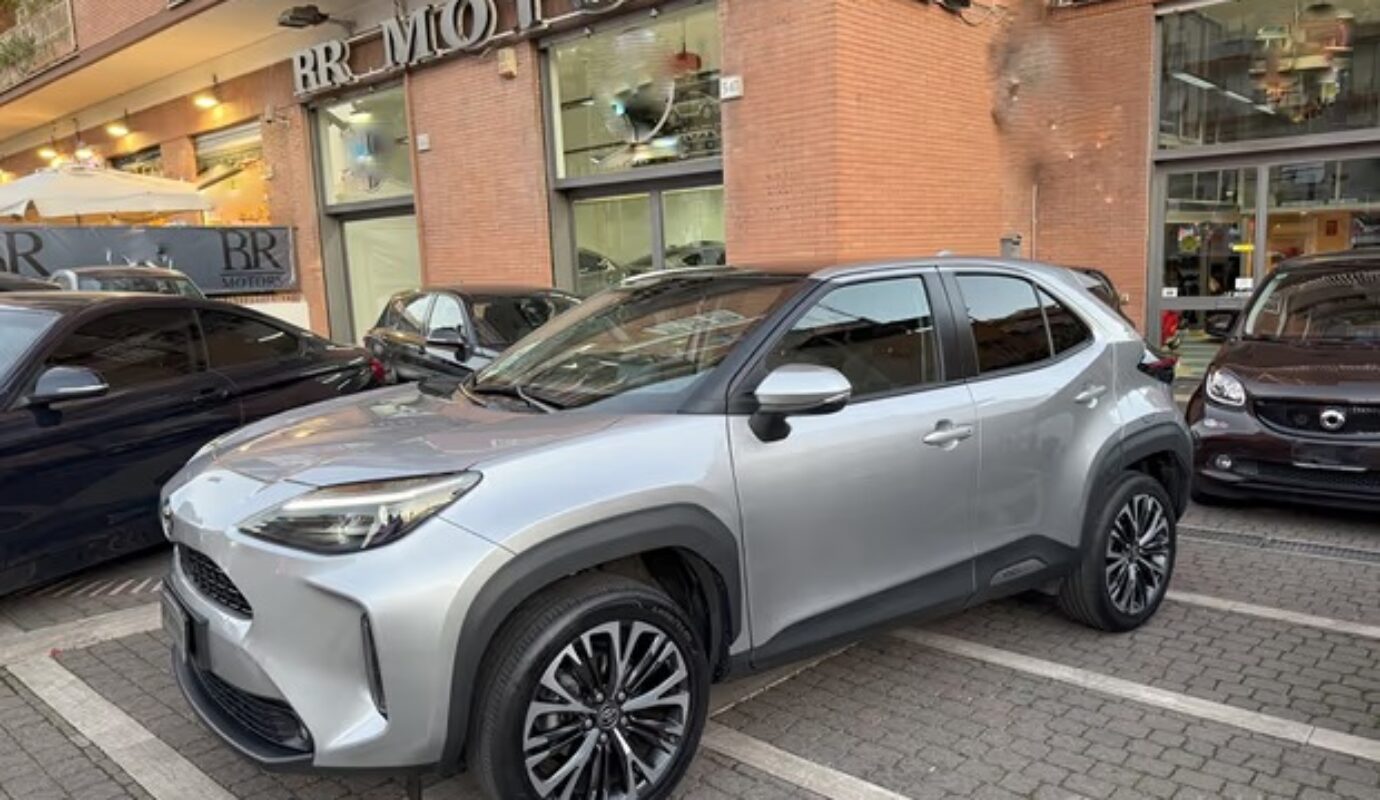 Toyota Yaris Cross 1.5 Hybrid Lounge – TETTO-NAVI-