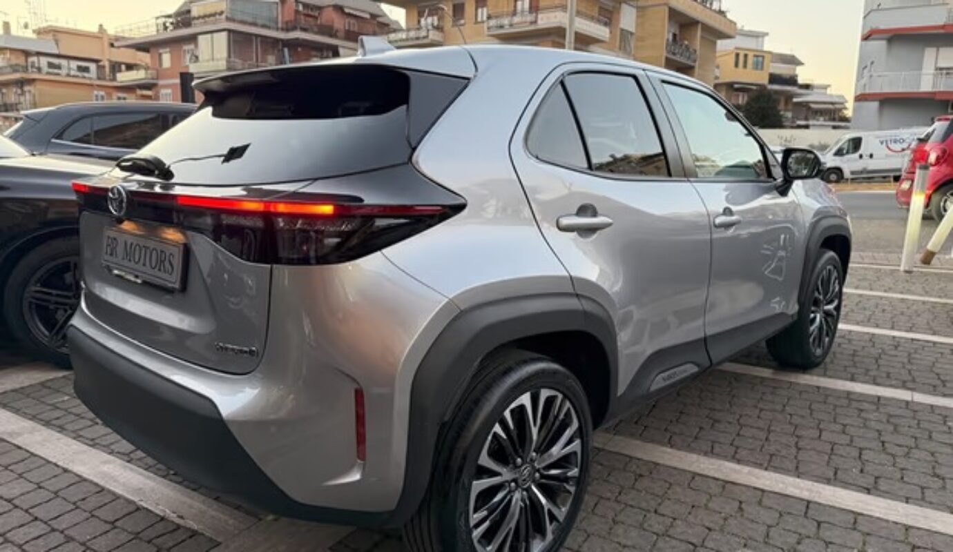 Toyota Yaris Cross 1.5 Hybrid Lounge – TETTO-NAVI-