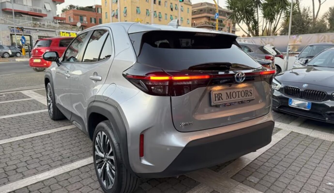 Toyota Yaris Cross 1.5 Hybrid Lounge – TETTO-NAVI-