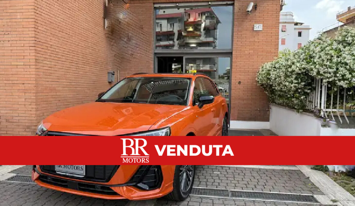 Audi Q3 35tfsi S line + Identity Black