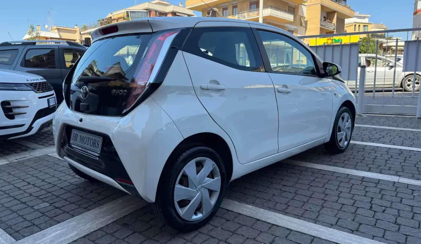 Toyota Aygo 5p X-play m-mt