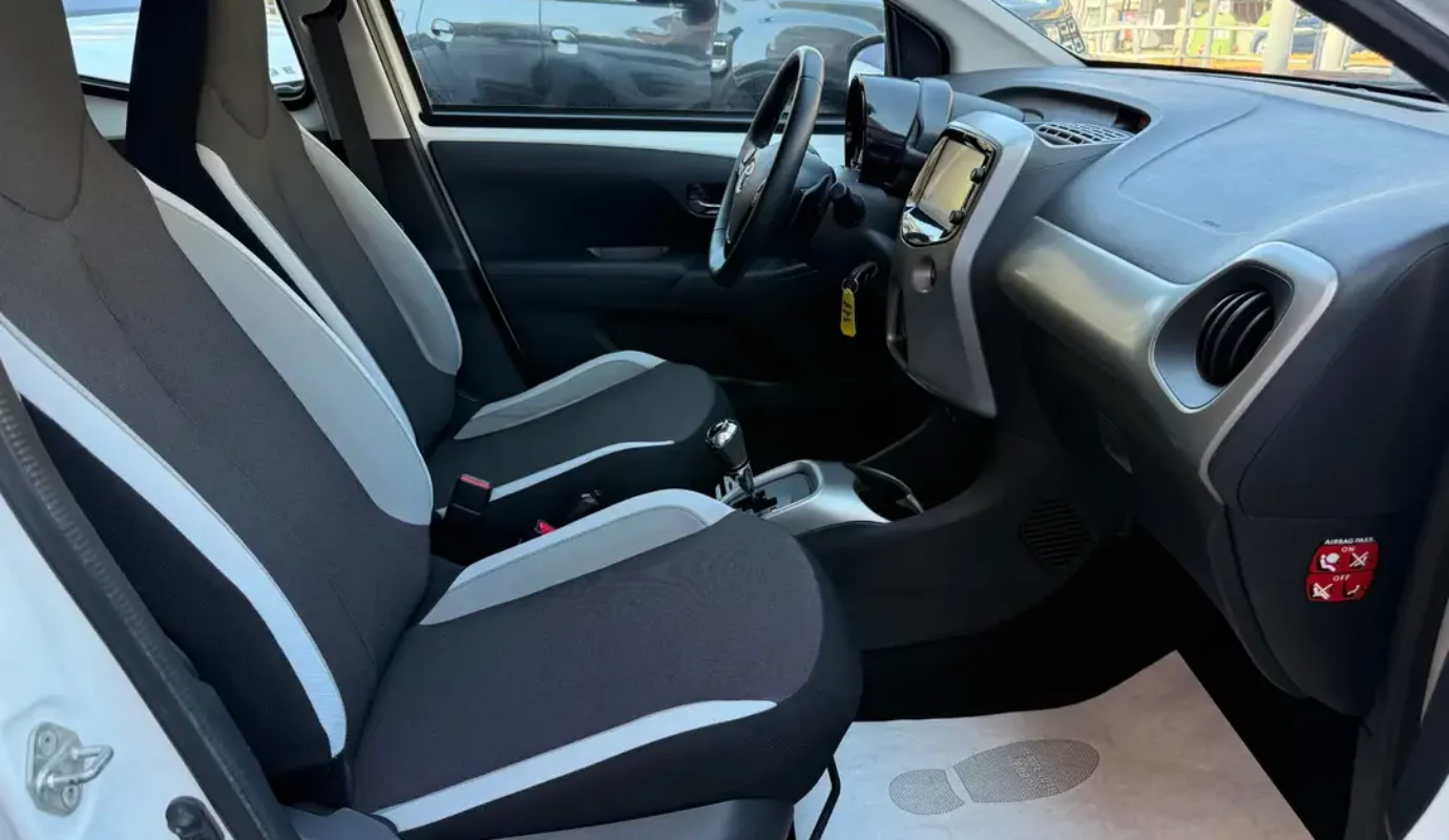 Toyota Aygo 5p X-play m-mt