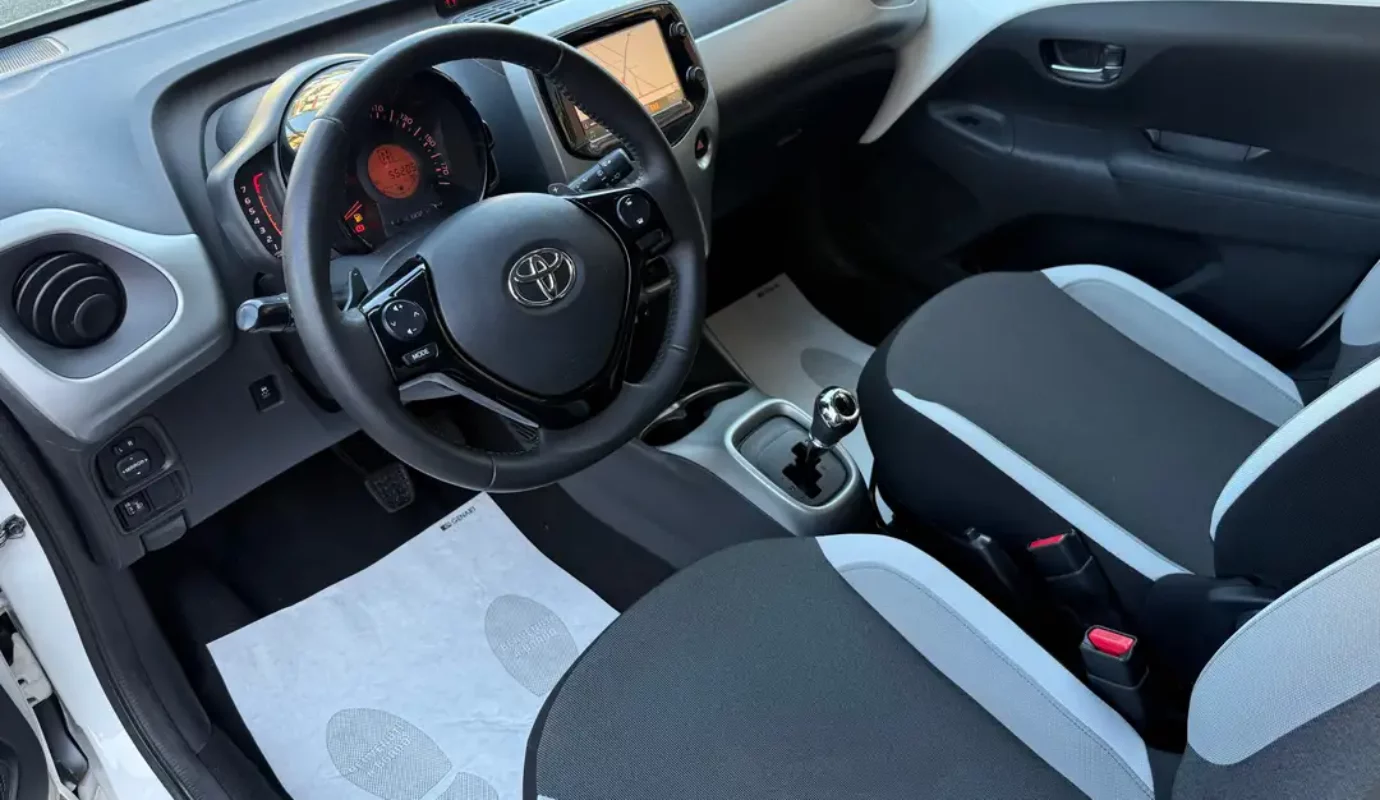 Toyota Aygo 5p X-play m-mt