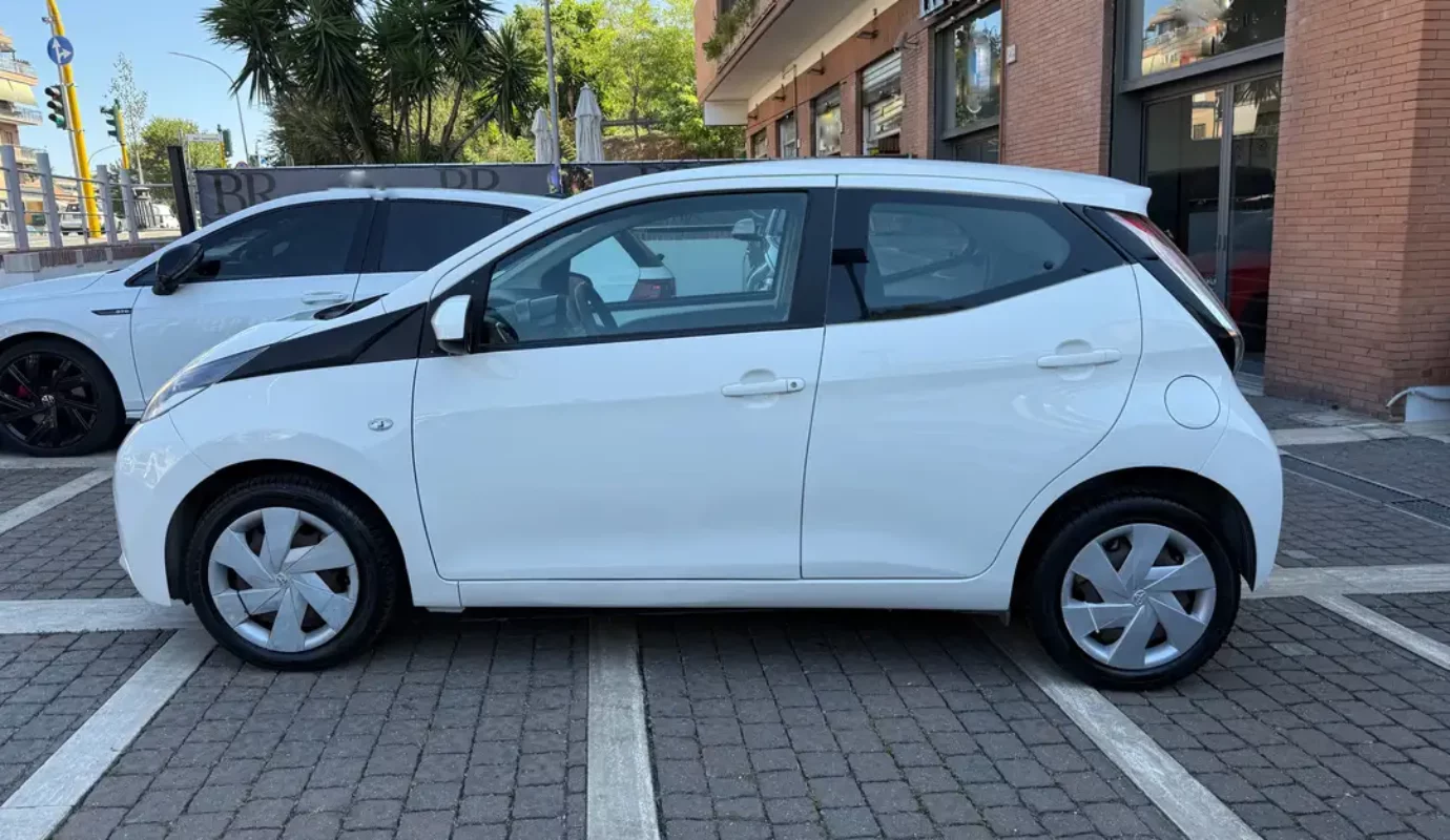 Toyota Aygo 5p X-play m-mt
