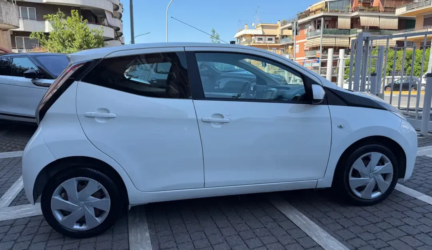 Toyota Aygo 5p X-play m-mt