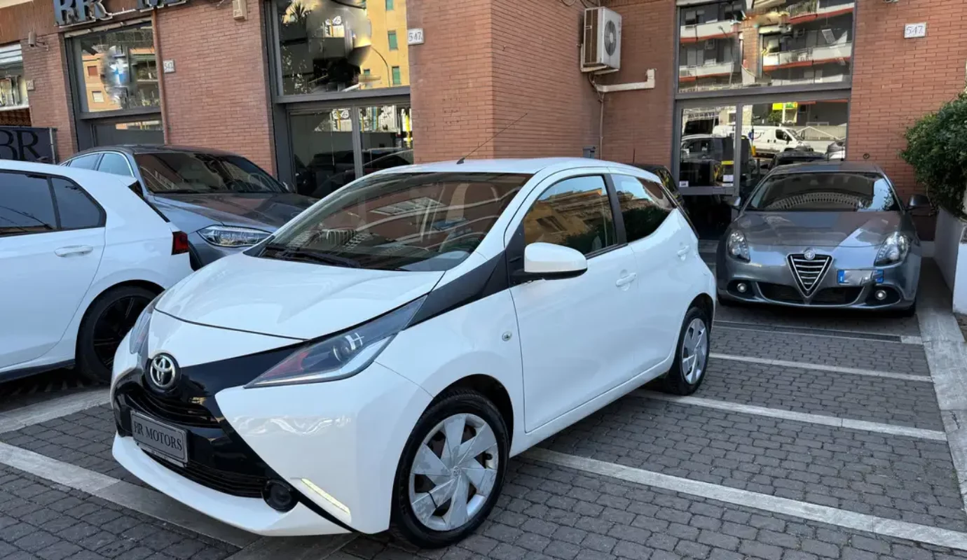 Toyota Aygo 5p X-play m-mt