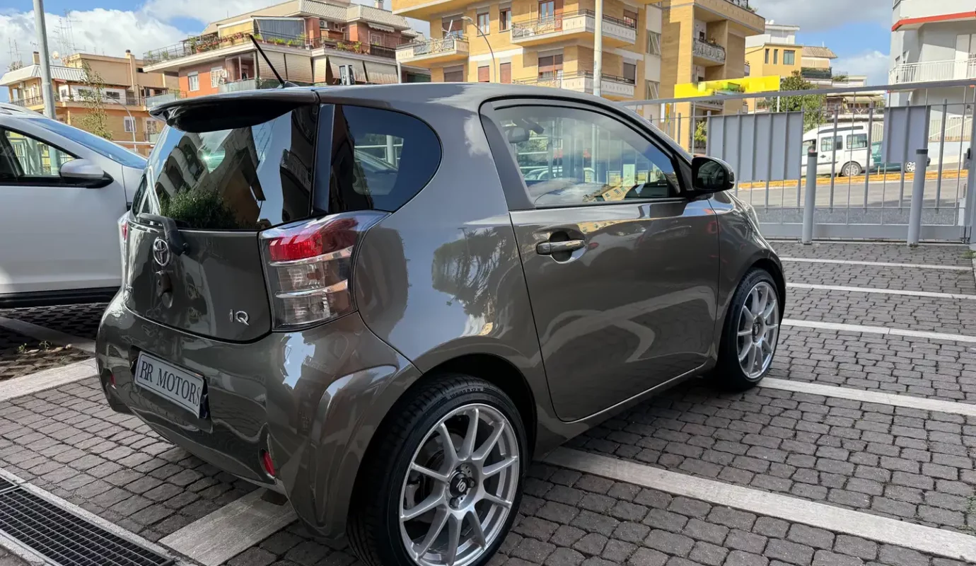 Toyota iQ 1.3 Executive CVT