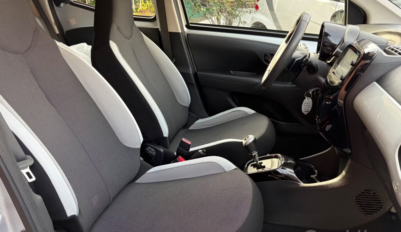 Toyota Aygo 1.0 VVT-i 5 porte X-Play MMT – SOLO 43