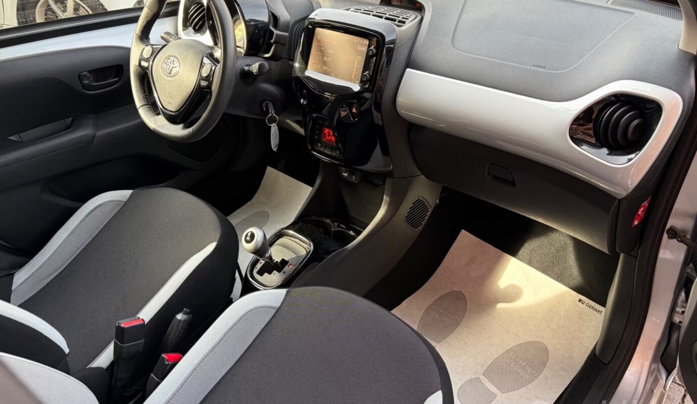 Toyota Aygo 1.0 VVT-i 5 porte X-Play MMT – SOLO 43