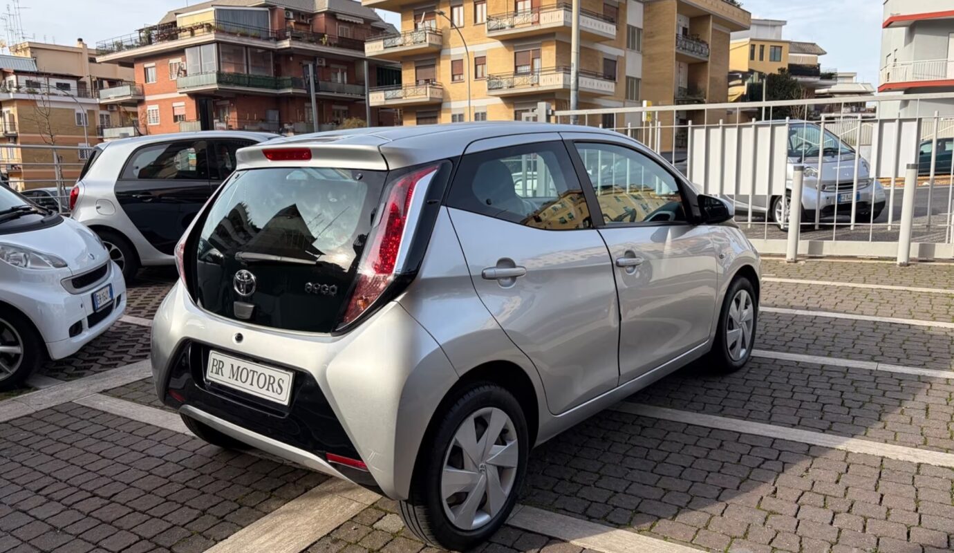 Toyota Aygo 1.0 VVT-i 5 porte X-Play MMT – SOLO 43