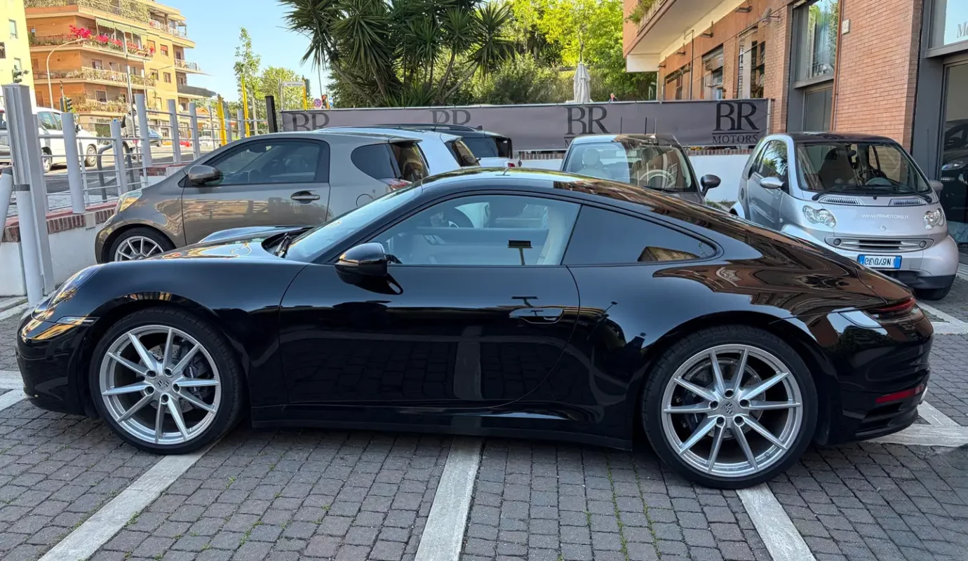 Porsche 992 /911 Carrera