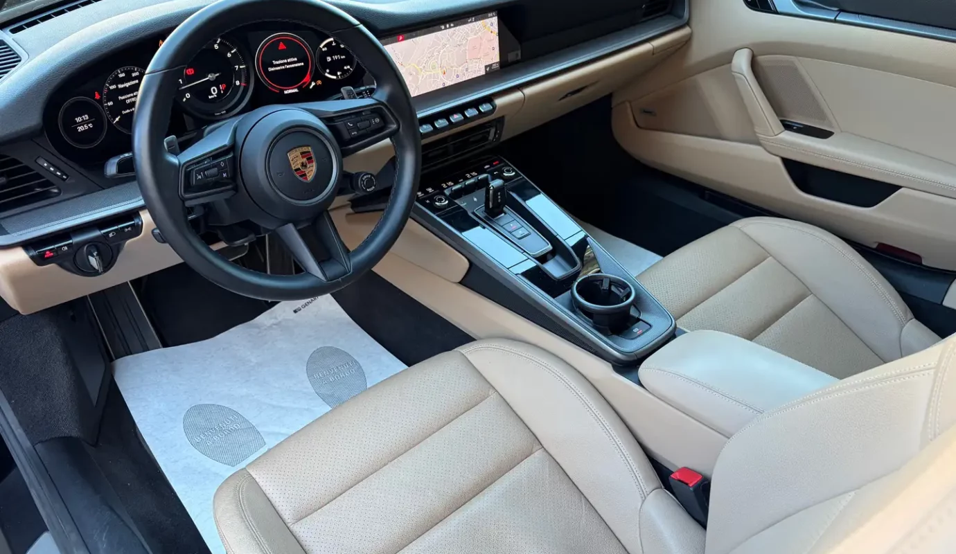 Porsche 992 /911 Carrera