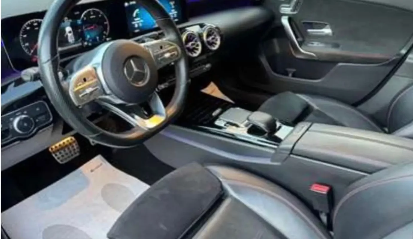 Mercedes-Benz A 180 d Premium AMG
