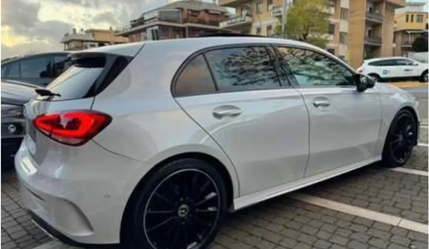 Mercedes-Benz A 180 d Premium AMG