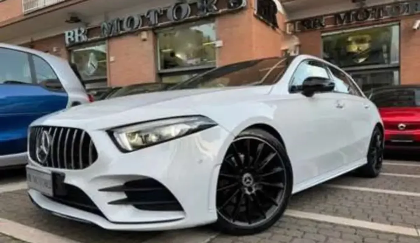 Mercedes-Benz A 180 d Premium AMG