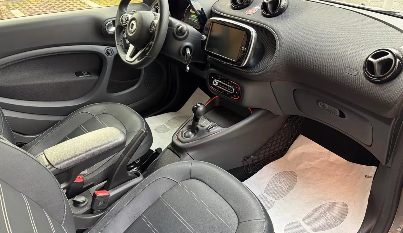 smart forTwo Eq Racingrey 22kw
