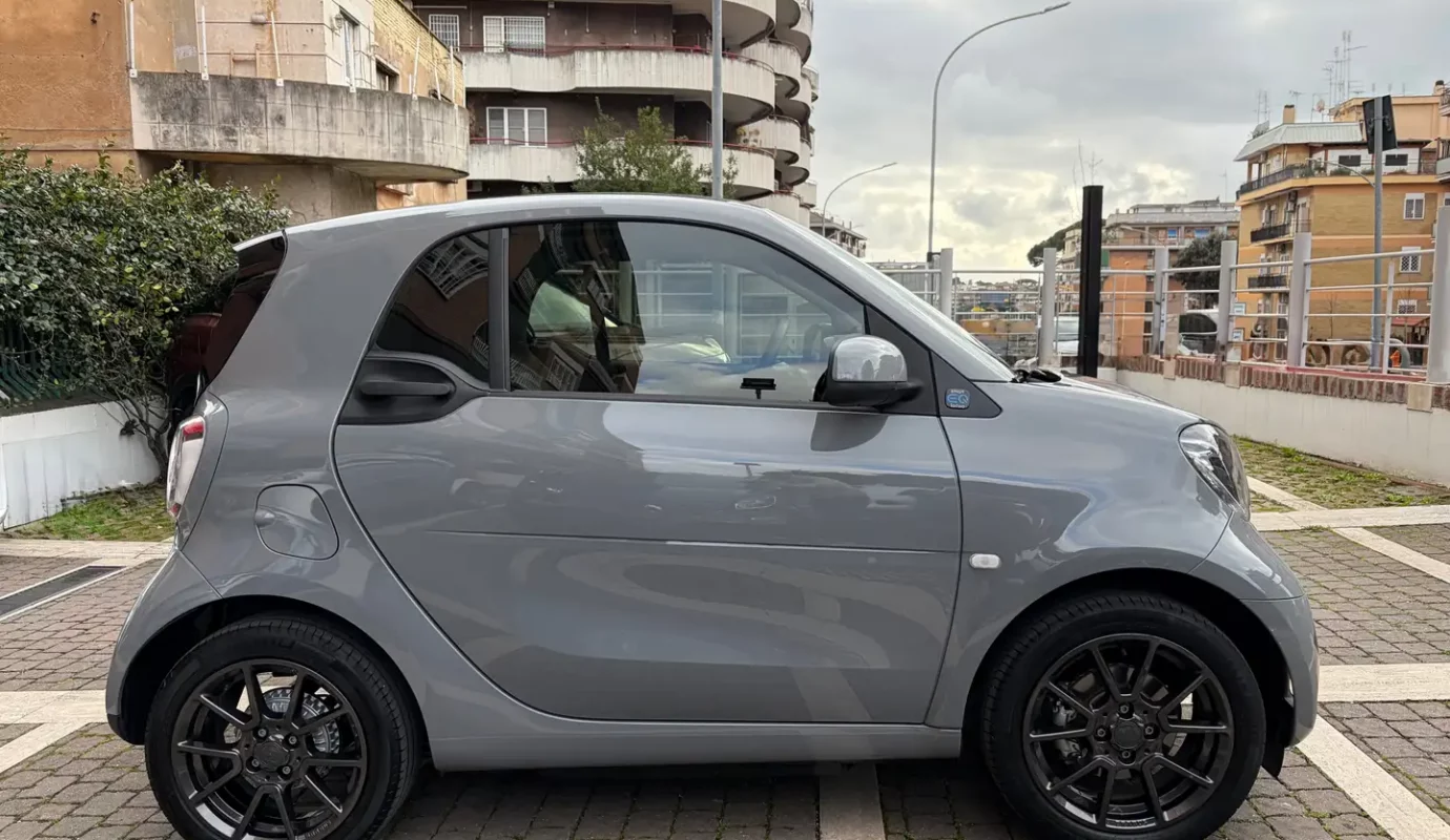 smart forTwo Eq Racingrey 22kw