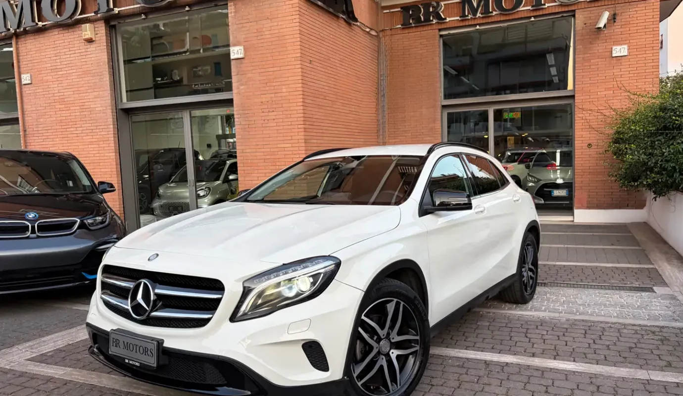 Mercedes-Benz GLA 200