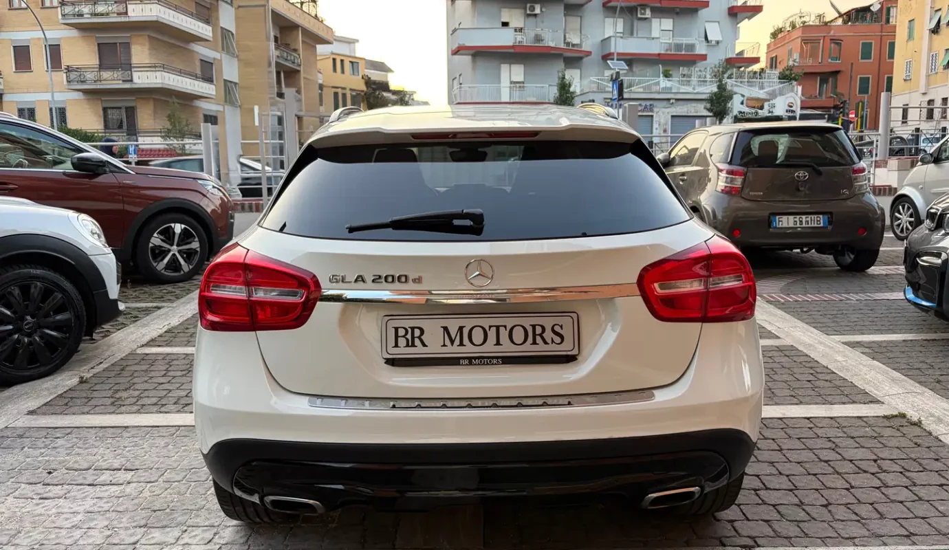 Mercedes-Benz GLA 200
