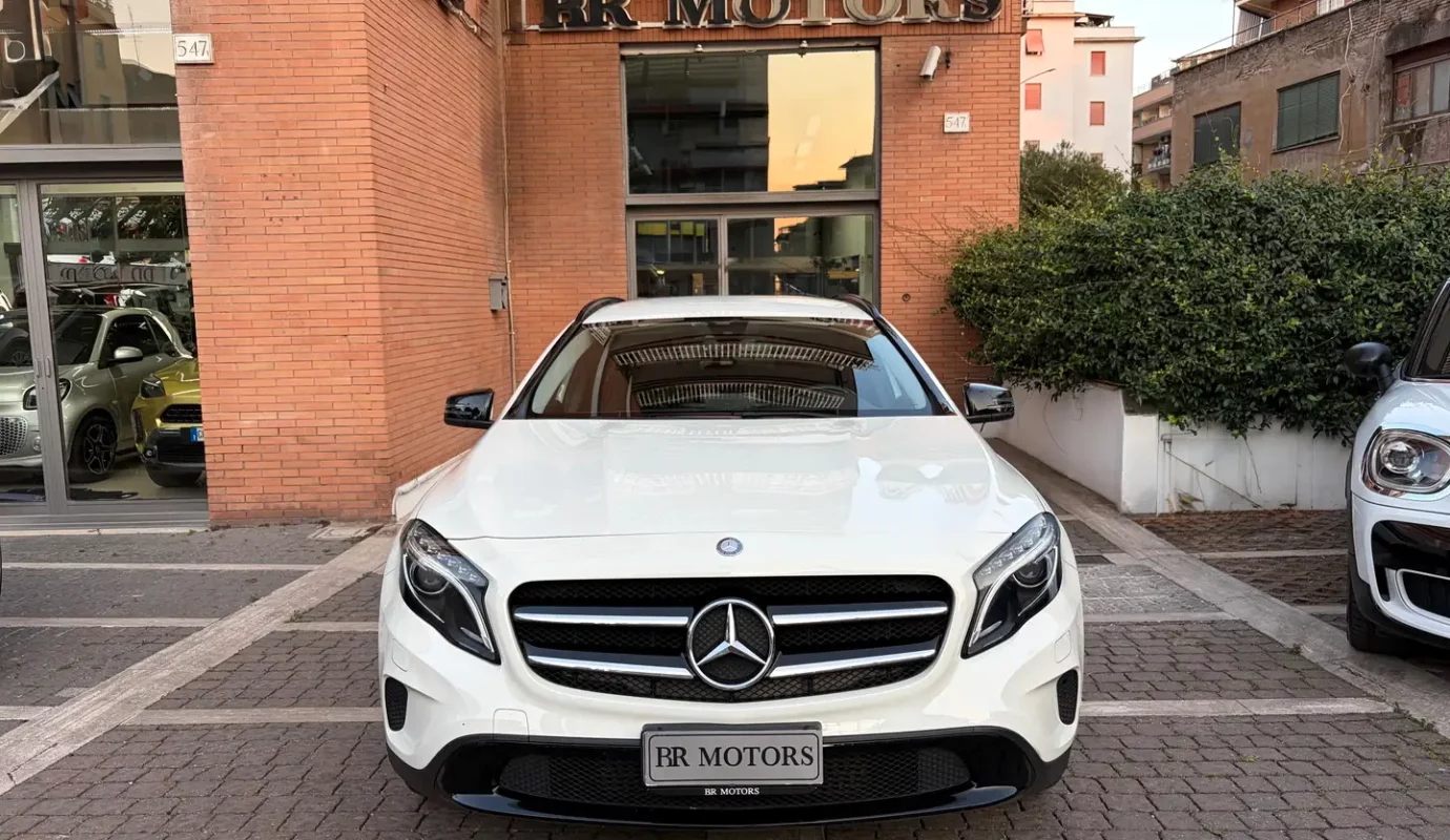 Mercedes-Benz GLA 200