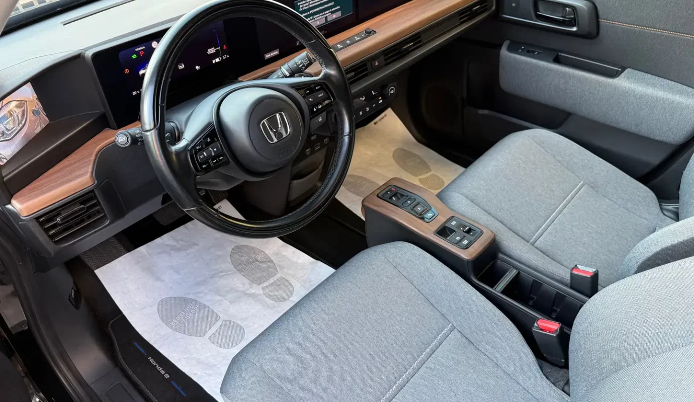 Honda e Advance 17